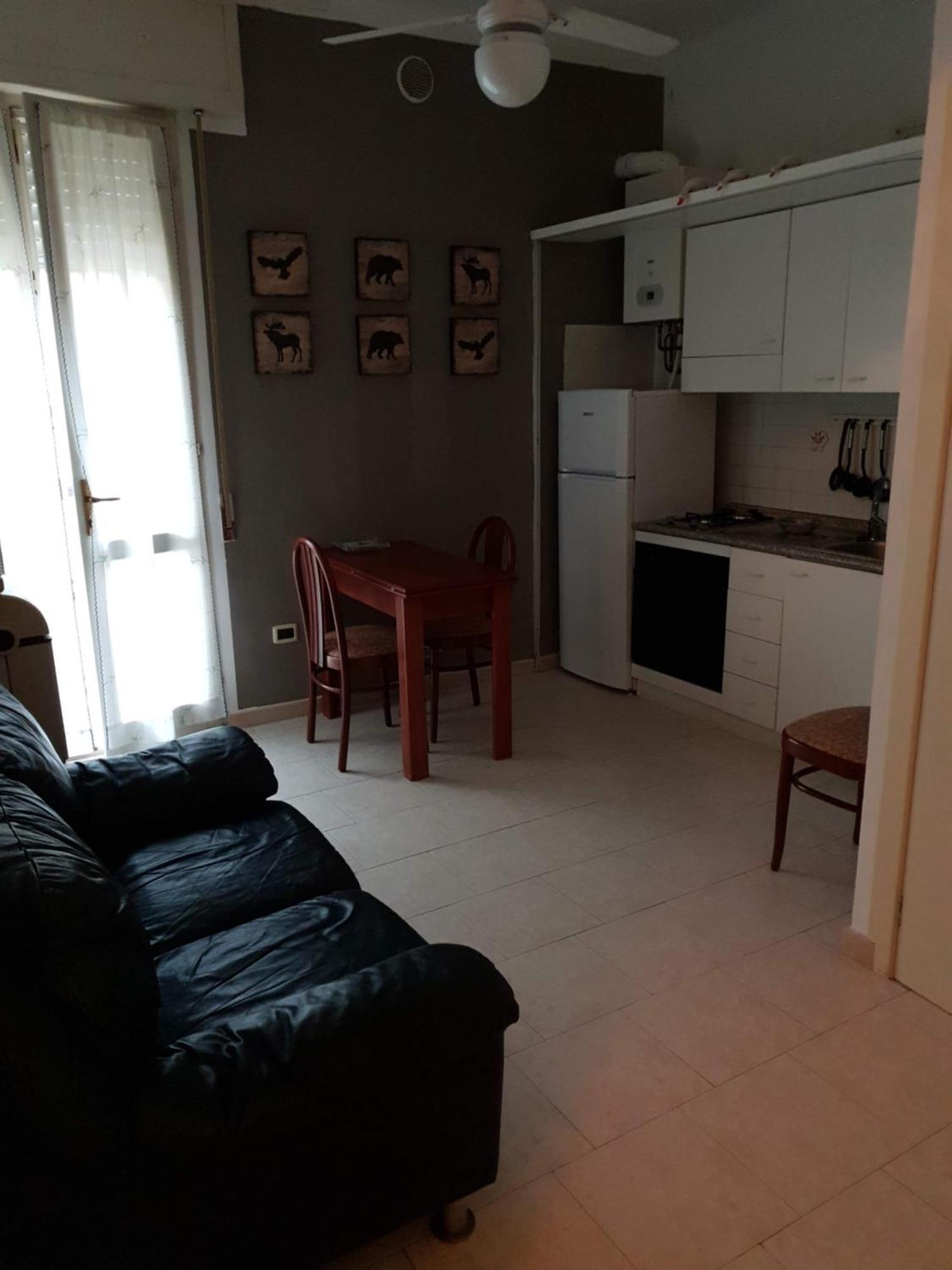 Residence Appartamenti Casa Vacanze Abbazia Pesaro Eksteriør billede